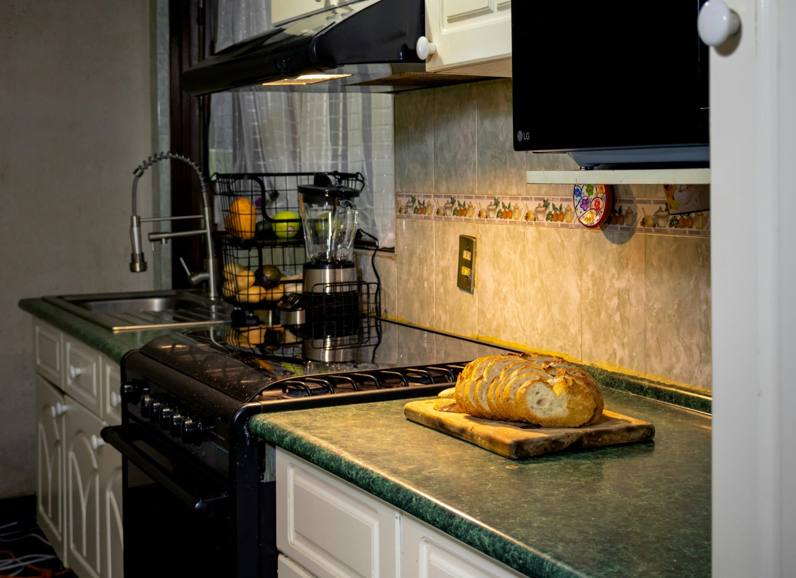 Dokumentasi Dapur Klasik Elegan — Bintaro
